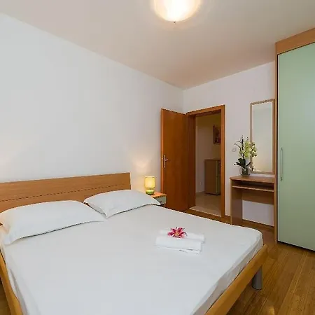 In With Balcony, Air Conditioning, Wi-fi, Washing Machine Bol