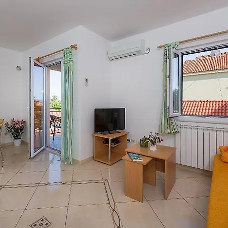 In With Balcony, Air Conditioning, Wi-fi, Washing Machine Apartmán