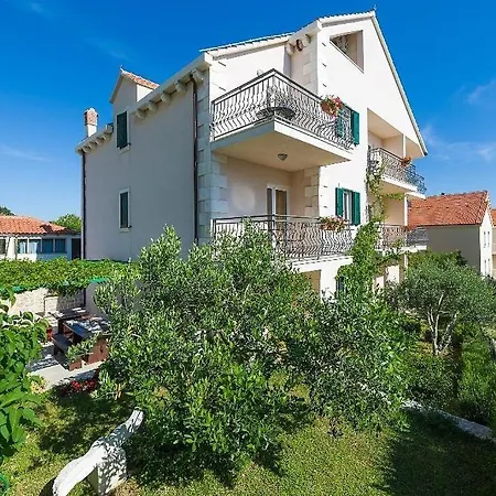 In With Balcony, Air Conditioning, Wi-fi, Washing Machine Bol